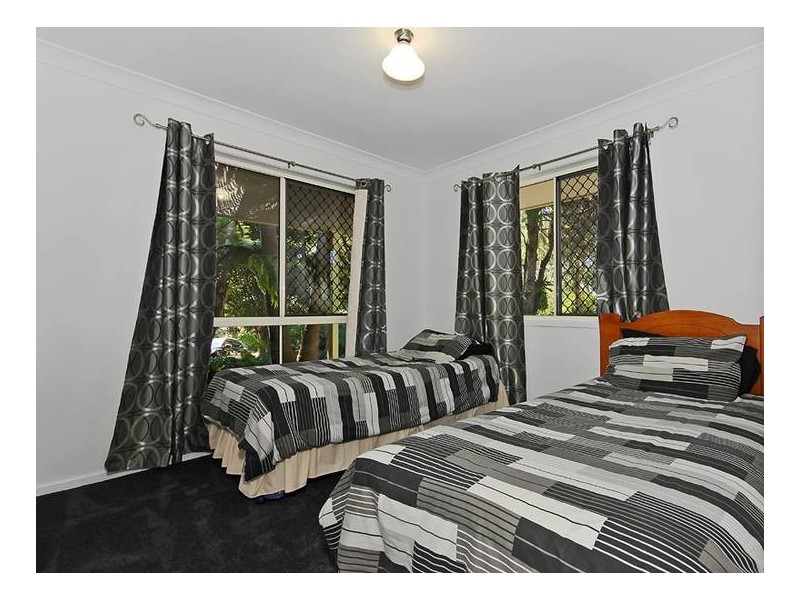 1827 Mount Glorious Rd, Mount Glorious QLD 4520