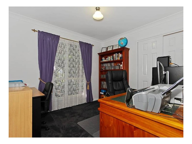 1827 Mount Glorious Rd, Mount Glorious QLD 4520