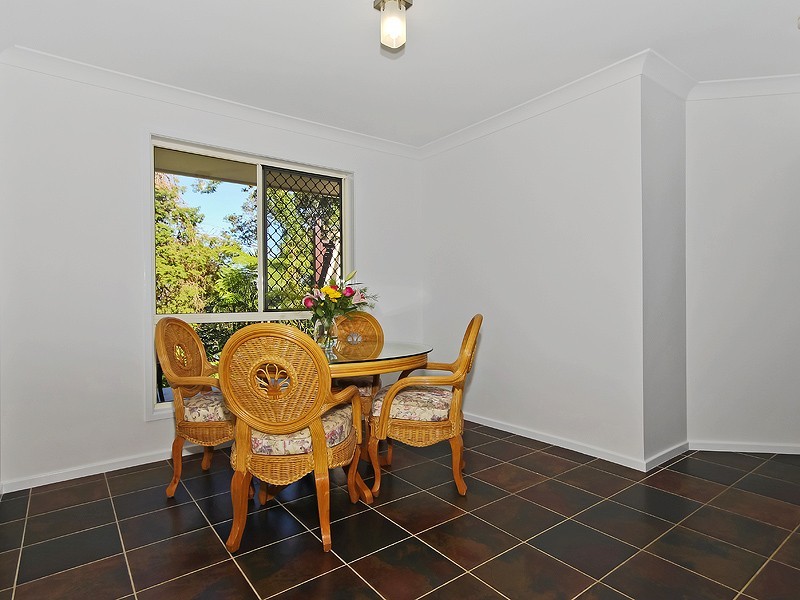1827 Mount Glorious Rd, Mount Glorious QLD 4520