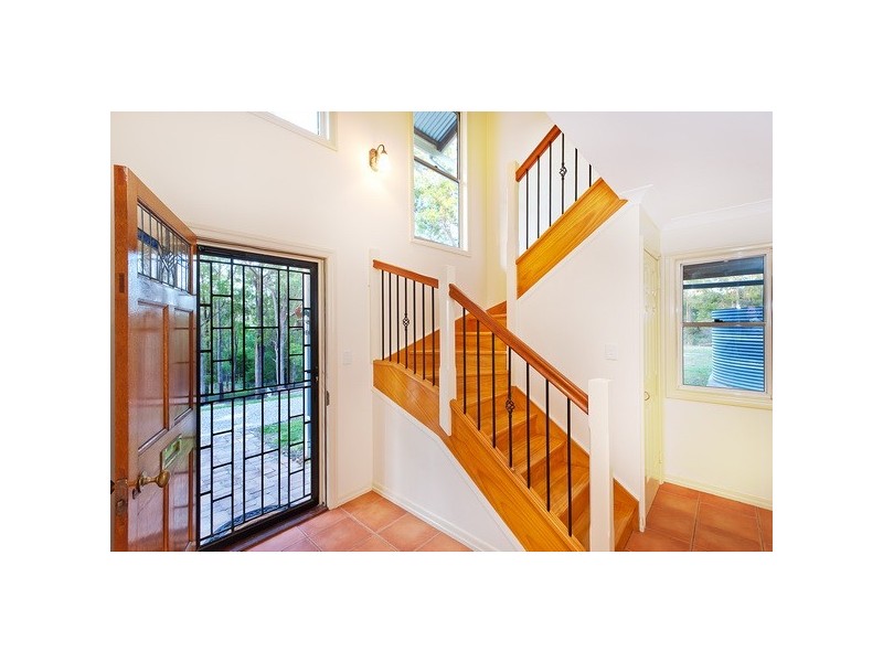 1 Skyline Court, Draper QLD 4520