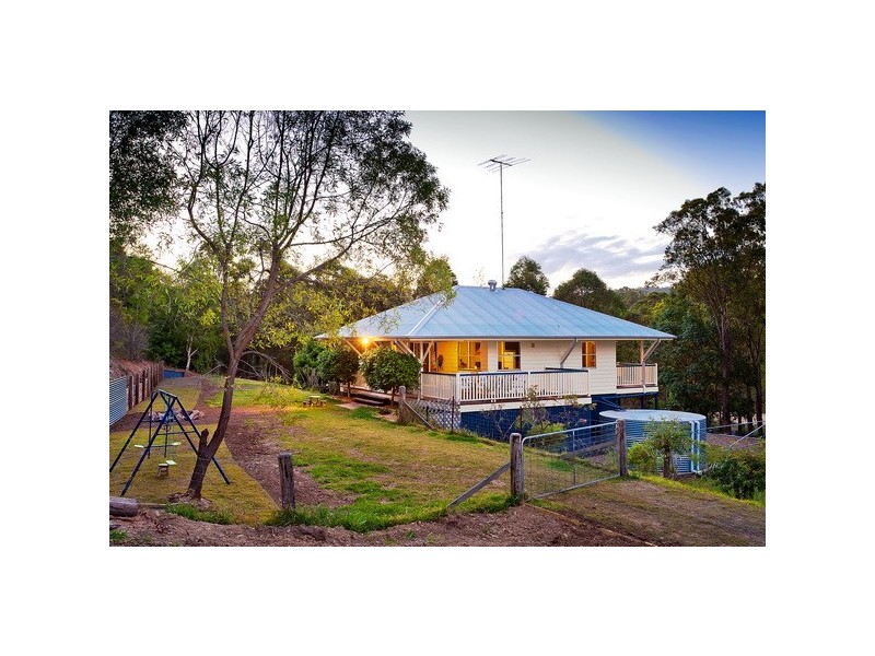 1 Skyline Court, Draper QLD 4520