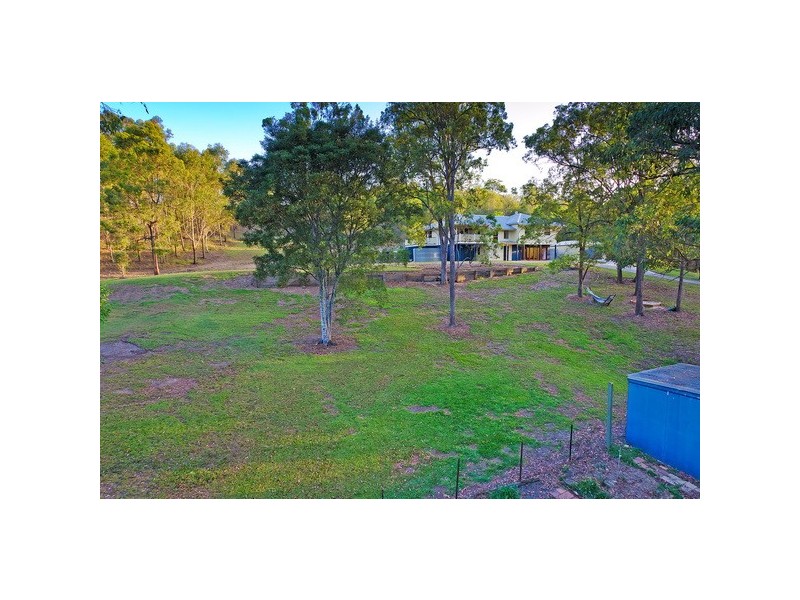 1 Skyline Court, Draper QLD 4520