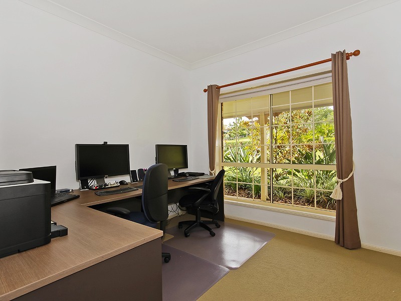 6 Norwood Ct, Highvale QLD 4520