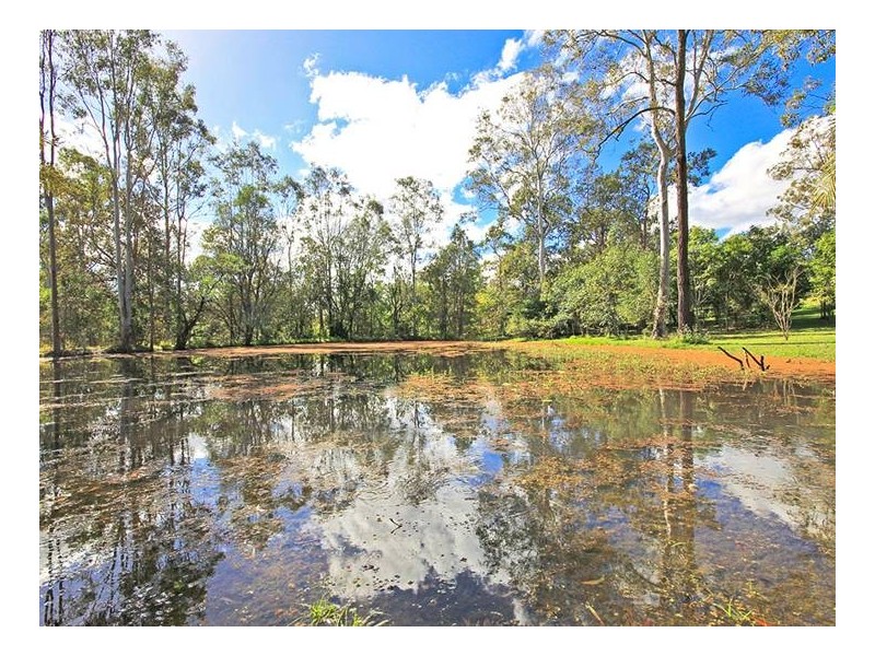 87 Days Rd, Wights Mountain QLD 4520