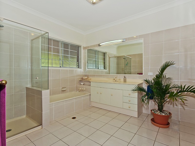 87 Days Rd, Wights Mountain QLD 4520