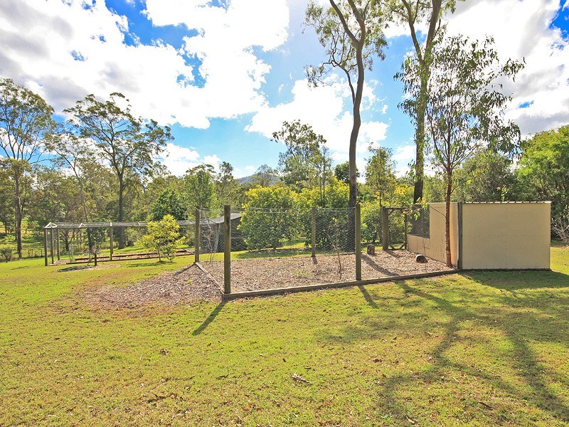 87 Days Rd, Wights Mountain QLD 4520