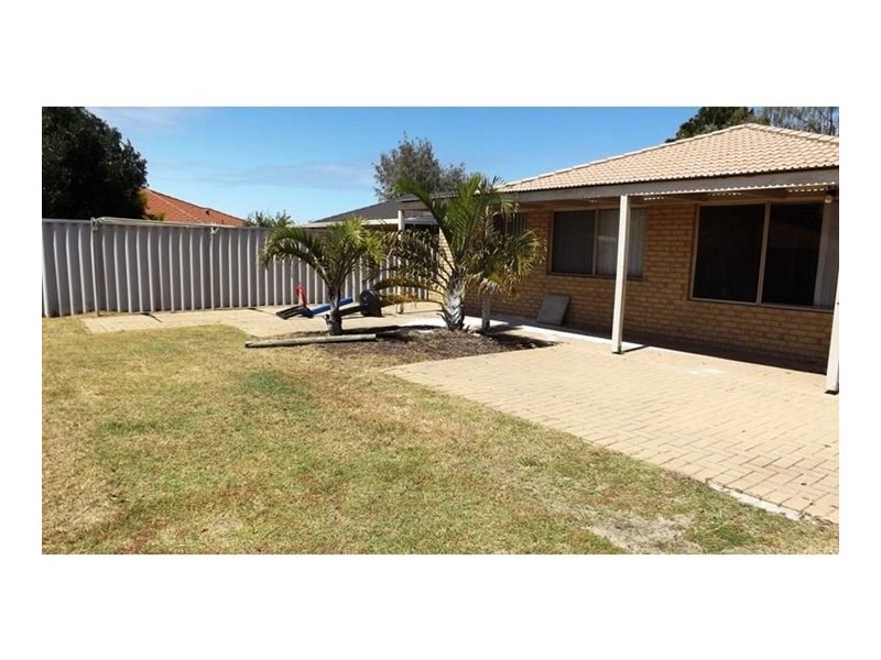 17 Duncombe Gr, Quinns Rocks WA 6030