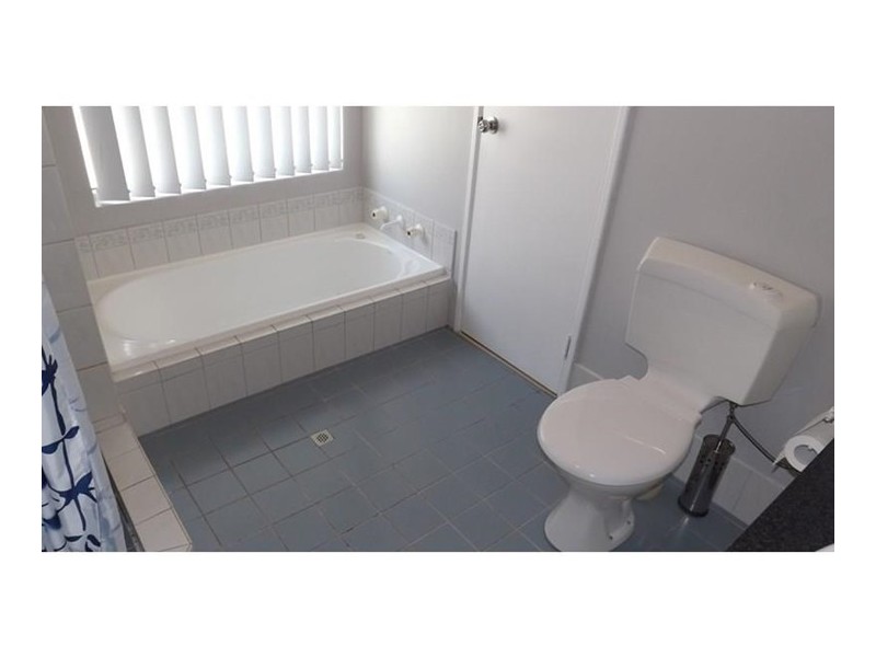 17 Duncombe Gr, Quinns Rocks WA 6030