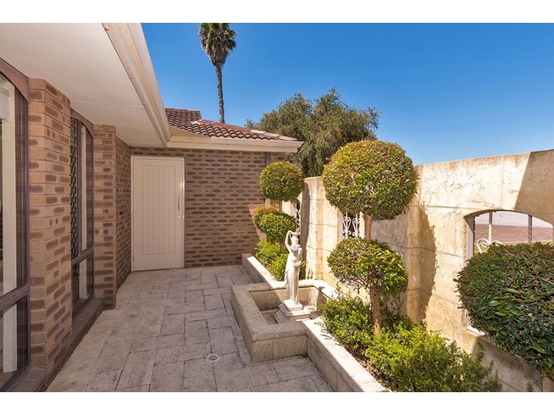 11 Cockram Place, Beechboro WA 6063