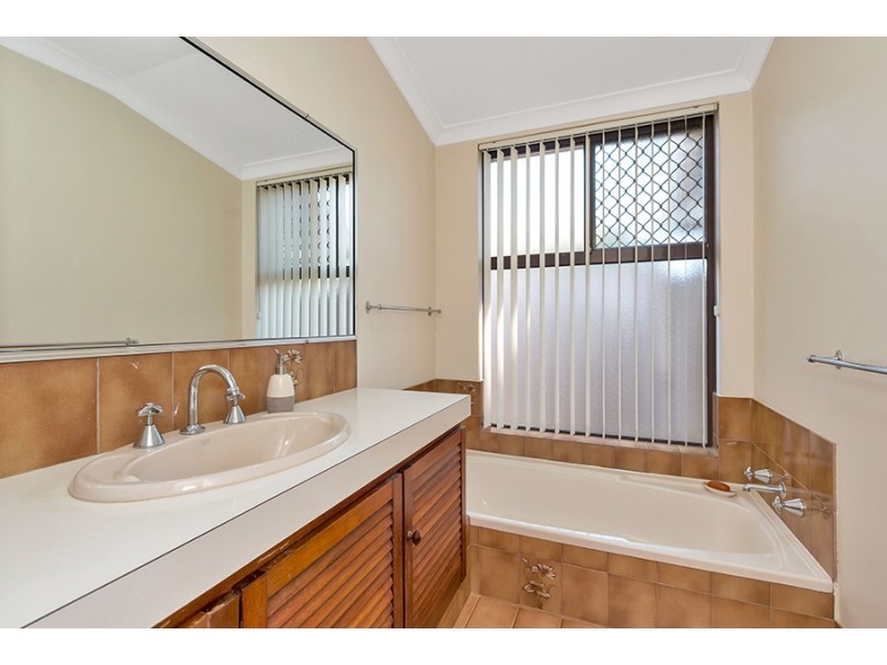 11 Cockram Place, Beechboro WA 6063