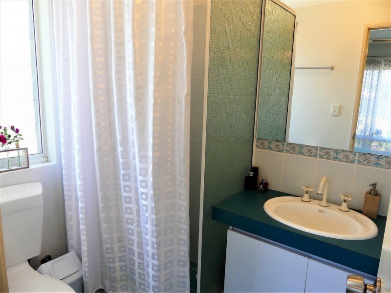 6 Brookside Gardens, Caversham WA 6055