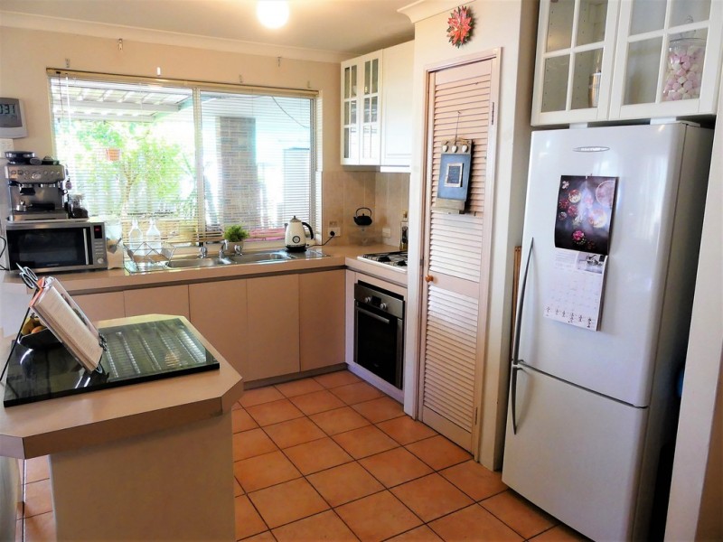 6 Brookside Gardens, Caversham WA 6055