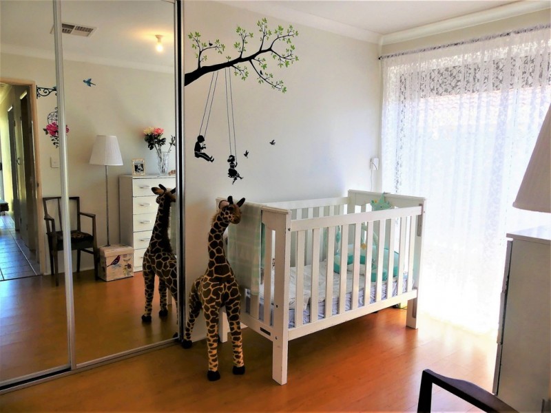 6 Brookside Gardens, Caversham WA 6055