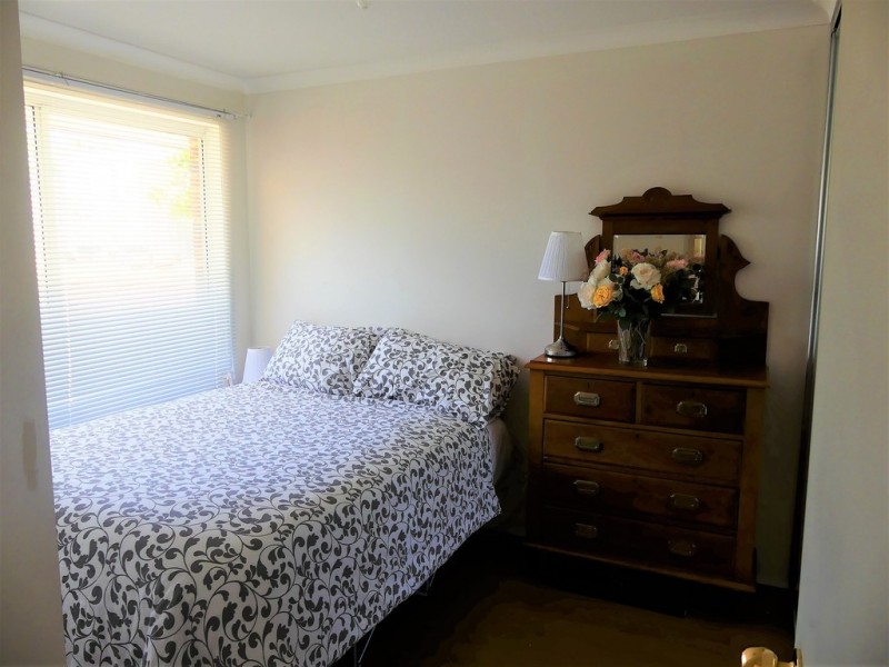 6 Brookside Gardens, Caversham WA 6055