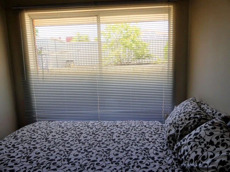 6 Brookside Gardens, Caversham WA 6055