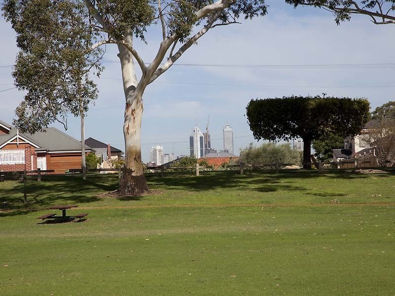 8/27 Caledonian Ave, Maylands WA 6051