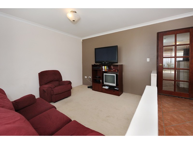 1 Pinetree Close, Alexander Heights WA 6064