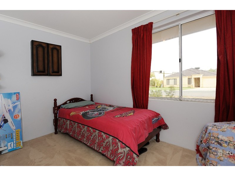 1 Pinetree Close, Alexander Heights WA 6064