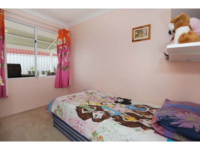 1 Pinetree Close, Alexander Heights WA 6064