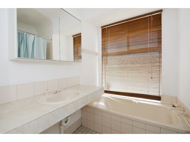 1 Pinetree Close, Alexander Heights WA 6064