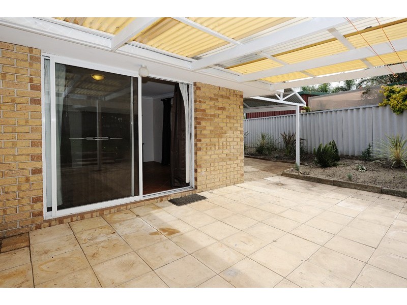 1 Pinetree Close, Alexander Heights WA 6064