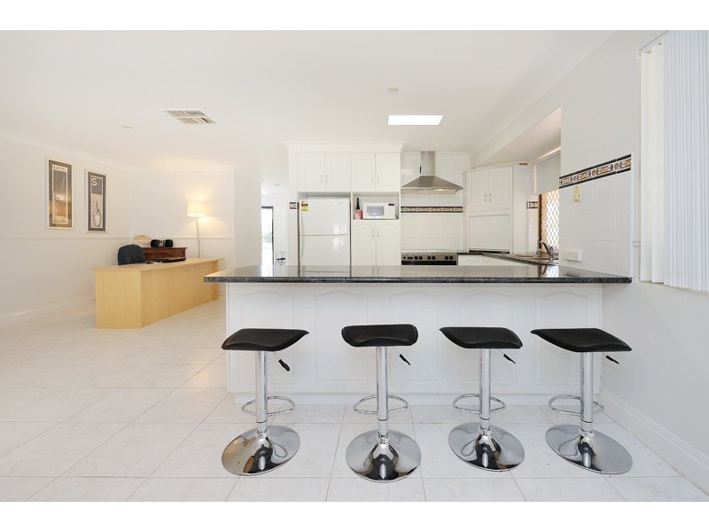 3 Sail Grove, Ballajura WA 6066