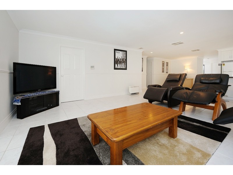 3 Sail Grove, Ballajura WA 6066