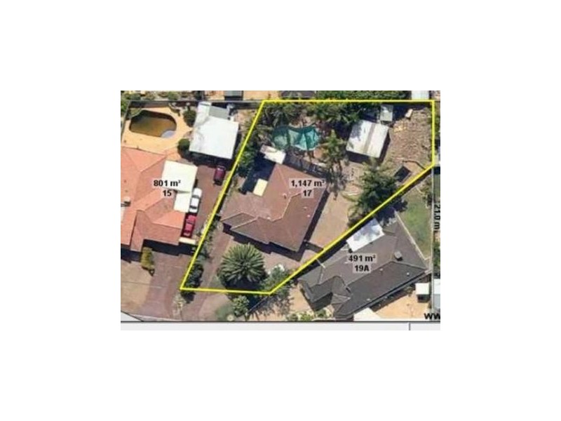 17 Chancery La, Alexander Heights WA 6064