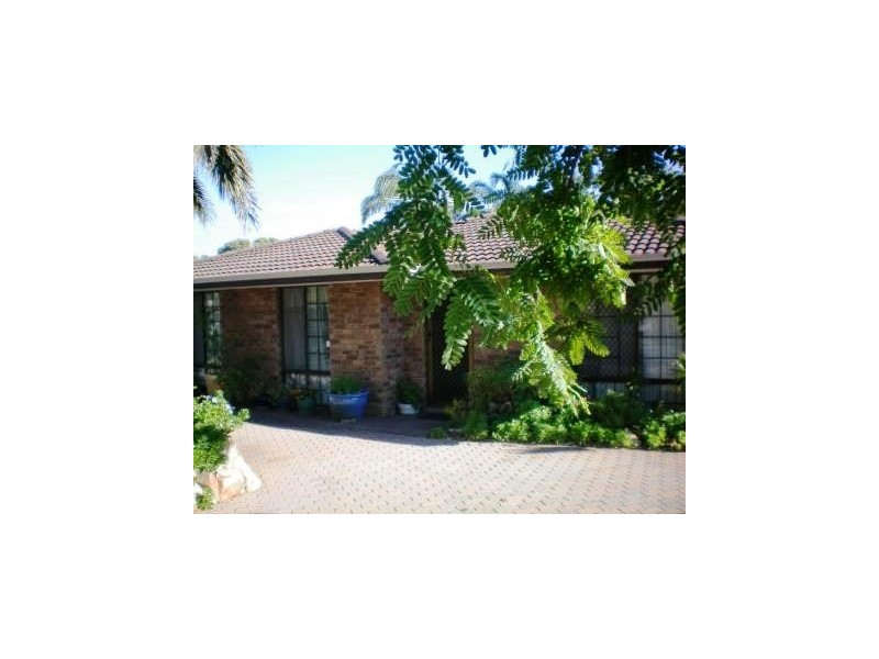 17 Chancery La, Alexander Heights WA 6064