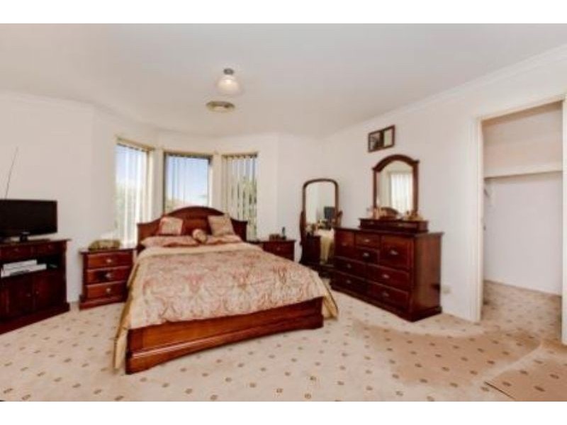 31 Tyndall Cr, Alexander Heights WA 6064
