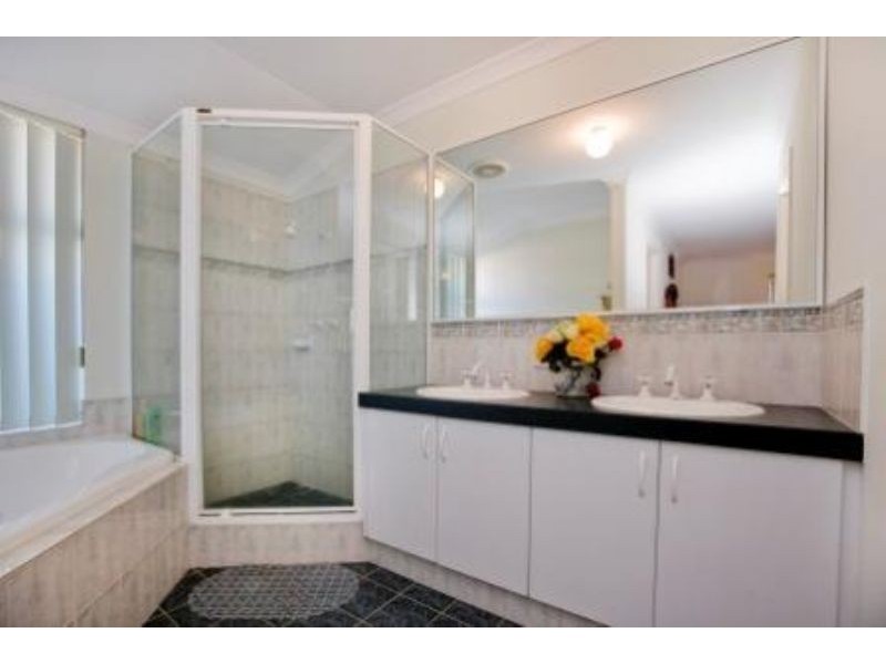 31 Tyndall Cr, Alexander Heights WA 6064
