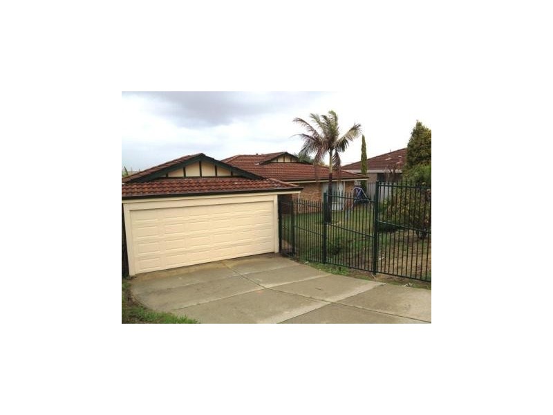 8 Skipper Place, Ballajura WA 6066