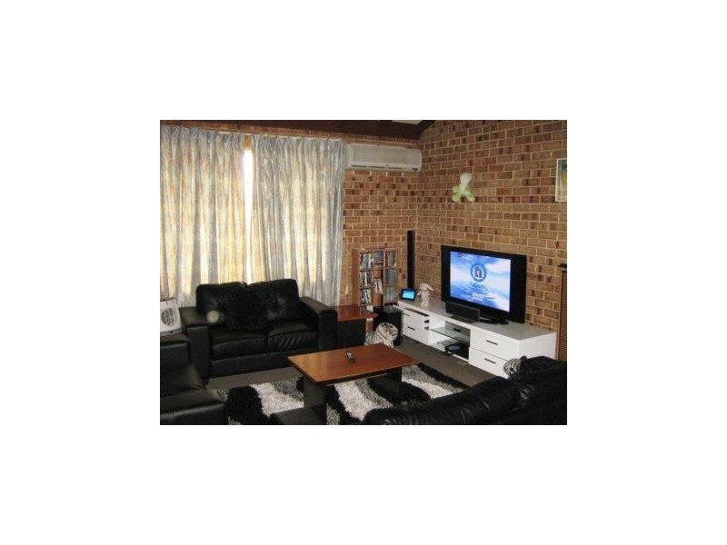 8 Skipper Place, Ballajura WA 6066