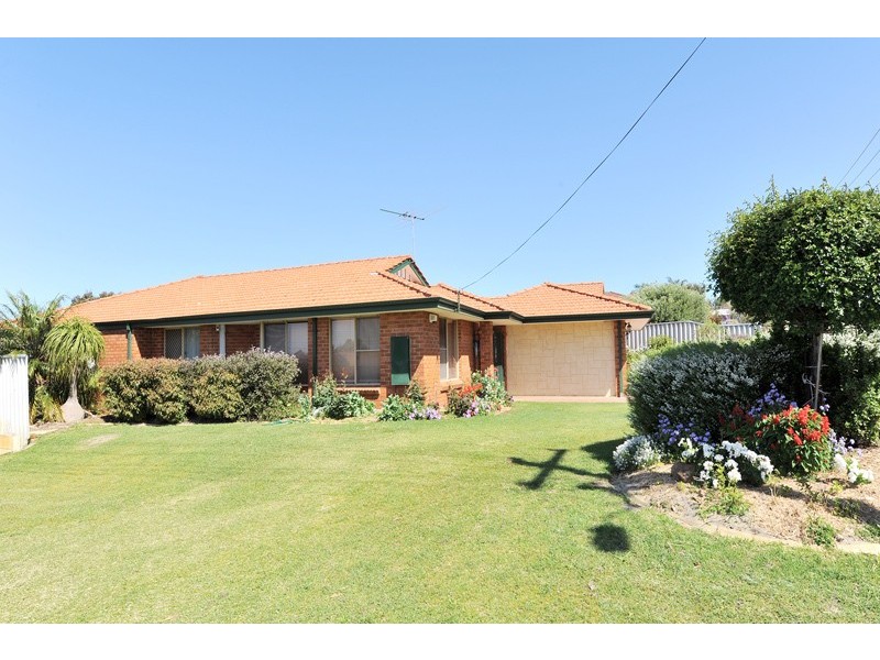 1 Amur Close, Beechboro WA 6063