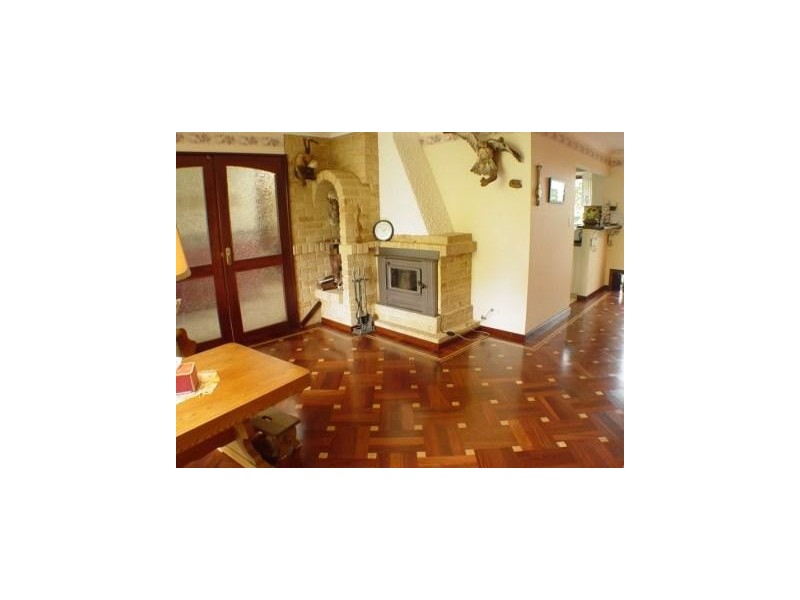 17 Bredhurst Rd, Marangaroo WA 6064