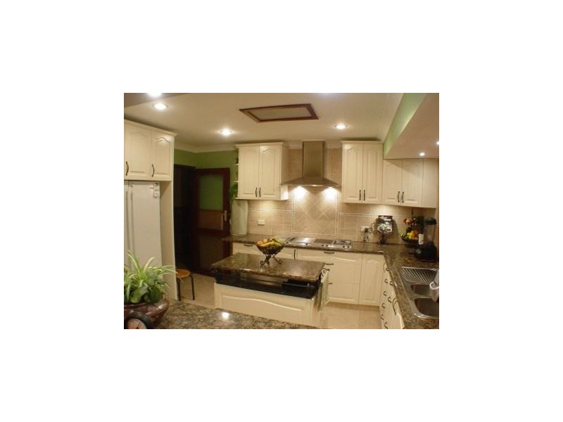 17 Bredhurst Rd, Marangaroo WA 6064