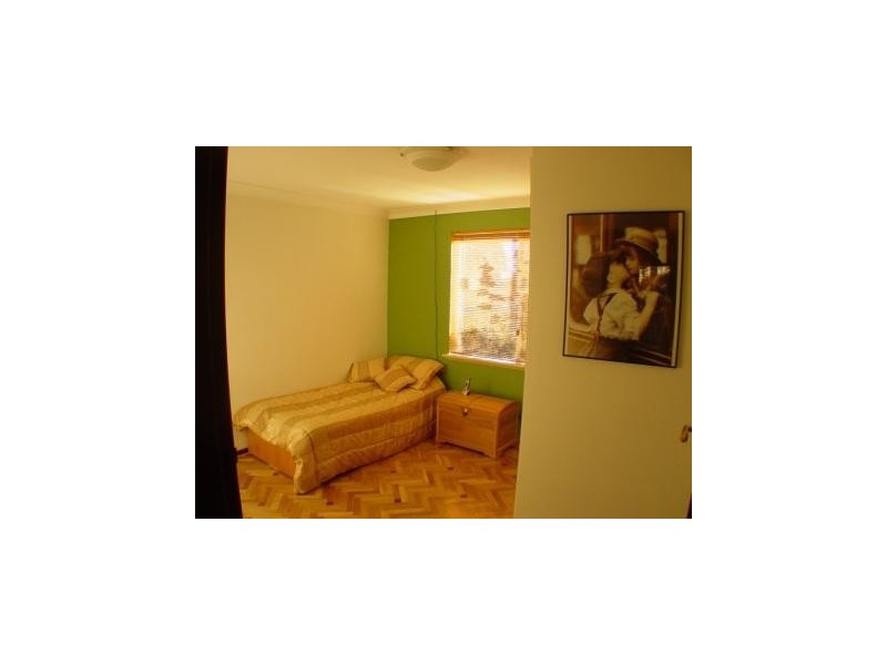 17 Bredhurst Rd, Marangaroo WA 6064