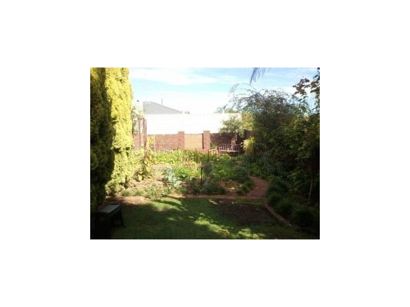 17 Bredhurst Rd, Marangaroo WA 6064