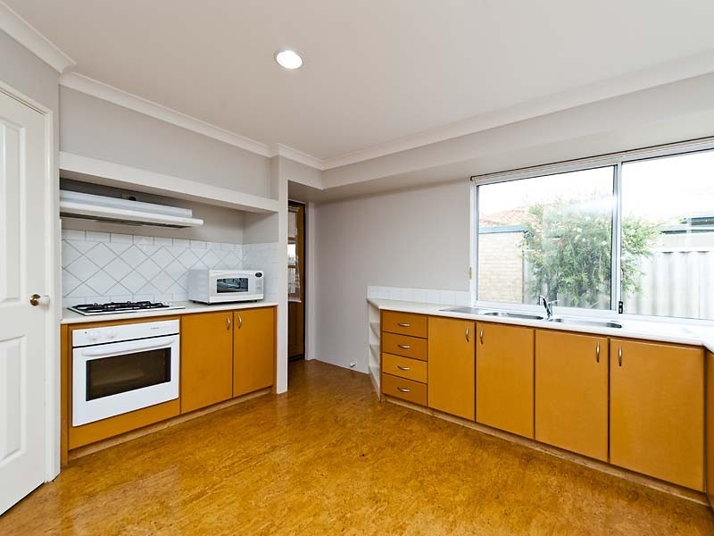 220 Patricia St, Caversham WA 6055