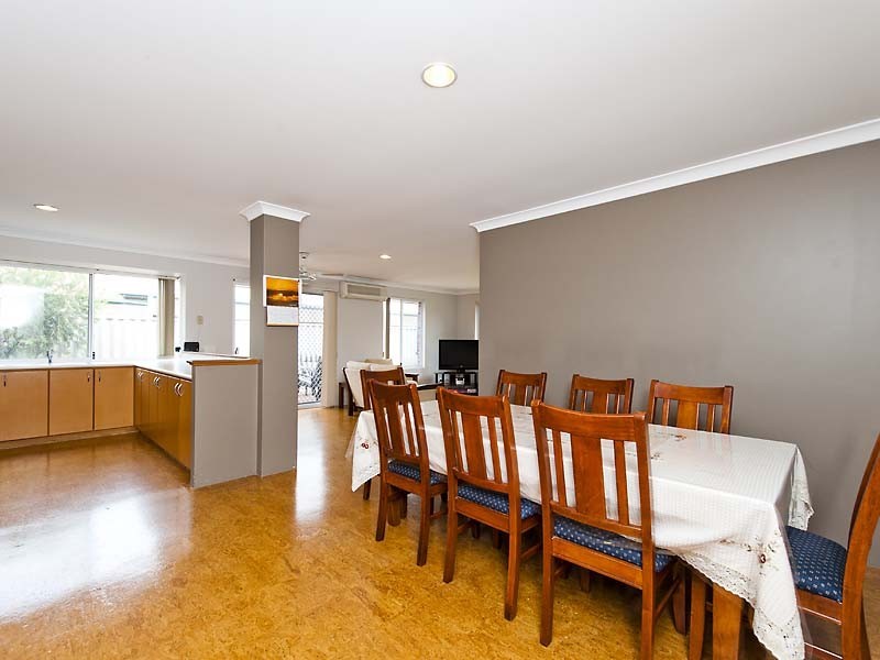 220 Patricia St, Caversham WA 6055