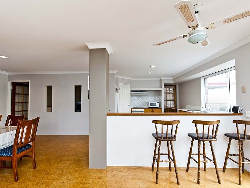 220 Patricia St, Caversham WA 6055