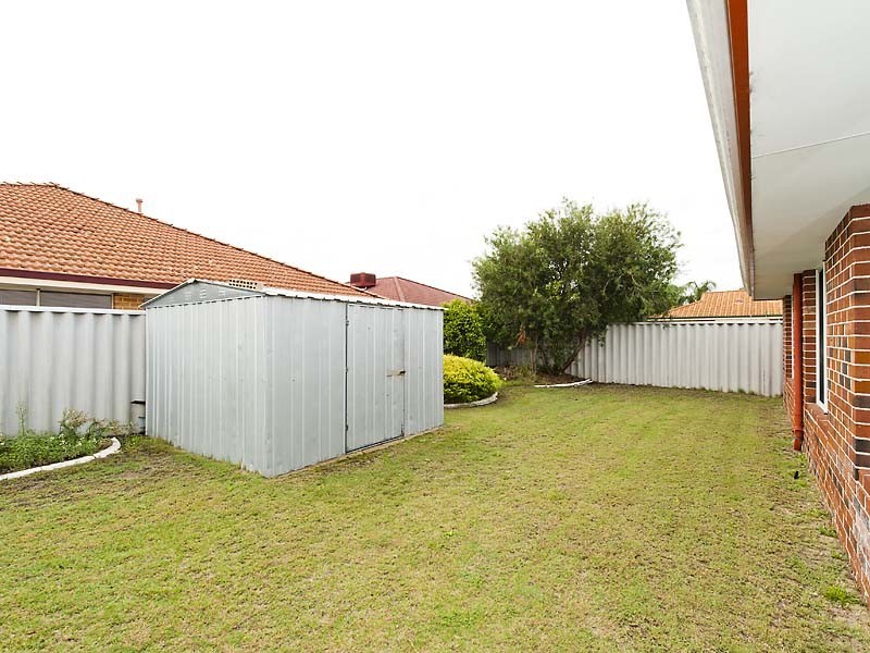 220 Patricia St, Caversham WA 6055