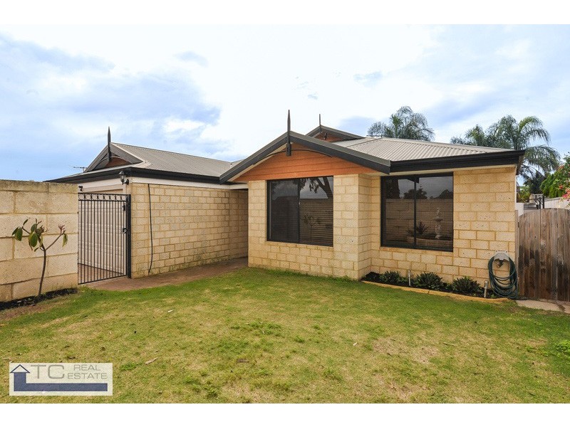 12 Bradford Place, Marangaroo WA 6064