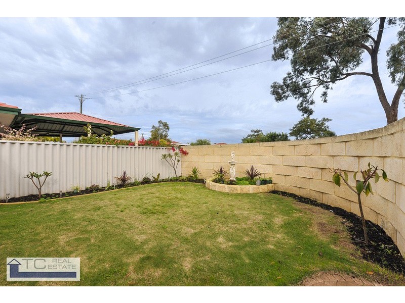 12 Bradford Place, Marangaroo WA 6064
