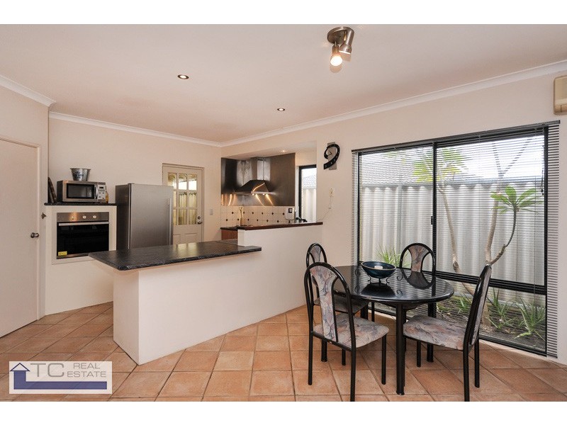 12 Bradford Place, Marangaroo WA 6064