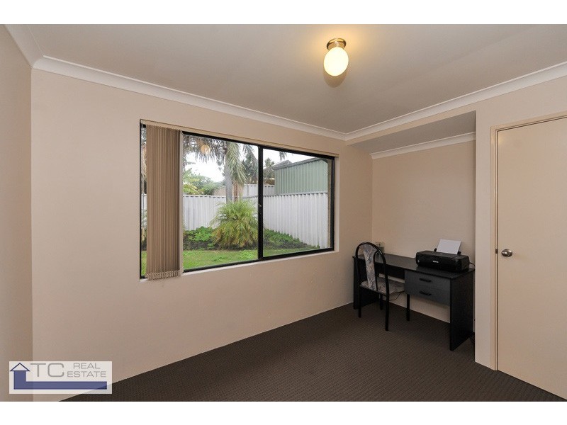 12 Bradford Place, Marangaroo WA 6064