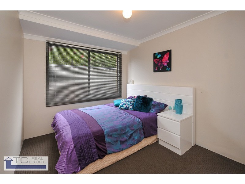 12 Bradford Place, Marangaroo WA 6064