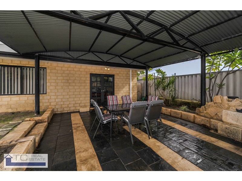 12 Bradford Place, Marangaroo WA 6064