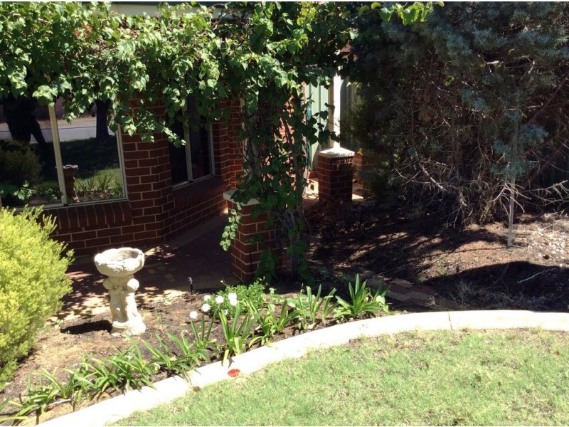 46 Stonewall Cir, Landsdale WA 6065