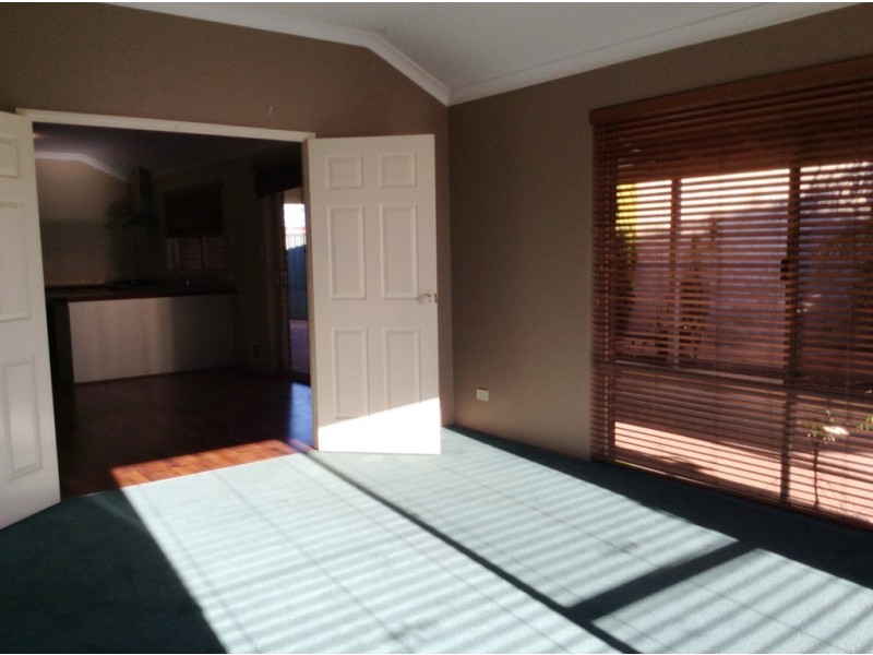 46 Stonewall Cir, Landsdale WA 6065